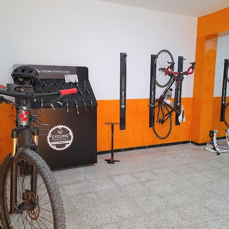 Hostal Doris - Adults Only كولونيا سانت خورذي المظهر الخارجي الصورة
