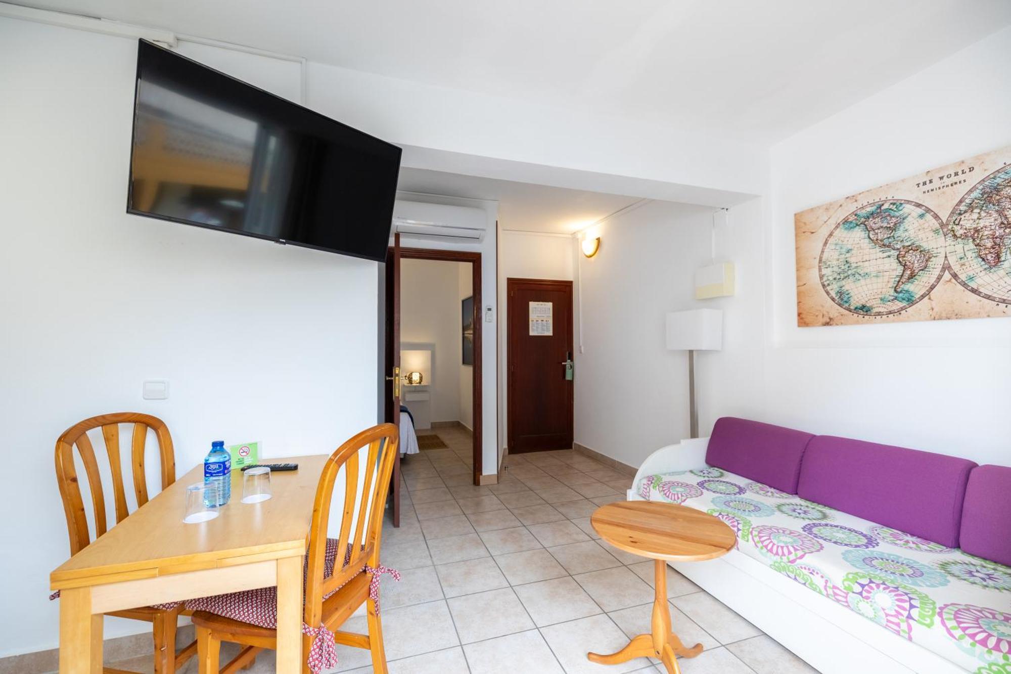 Hostal Doris - Adults Only كولونيا سانت خورذي الغرفة الصورة